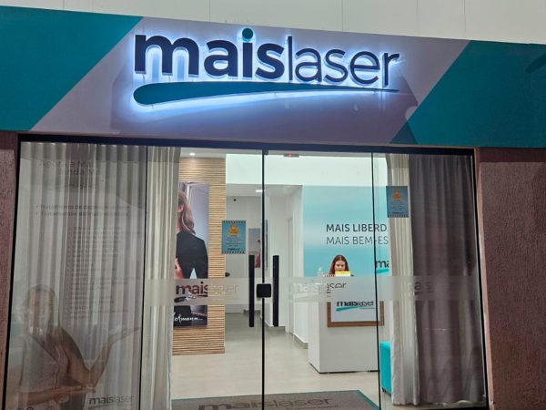 Fachada ACM Letra Caixa Iluminação Sombra