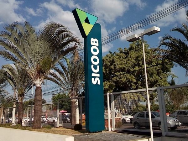 lasersign-sinalizacao-e-projetos-empresa-brasilia-totens-1920x1080-sicoob