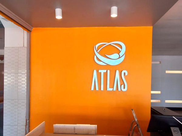 lasersign-sinalizacao-e-projetos-empresa-letreiros-em-acrilico-e-pvc-brasilia-1920x1080-atlas