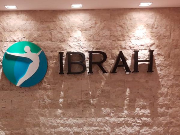 lasersign-sinalizacao-e-projetos-empresa-letreiros-em-acrilico-e-pvc-brasilia-1920x1080-ibrah